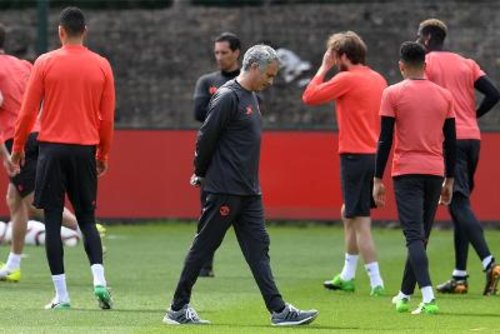 Jose Mourinho says people of Manchester 'will pull together' after bomb attack