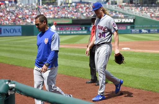 Syndergaard exits in second inning with apparent injury