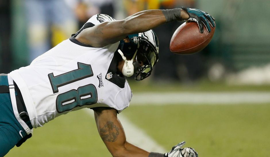 Jeremy Maclin Reaches Out for a touchdown against the Green Bay Packers