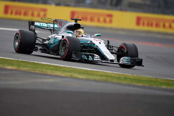 Bottas sets hot pace in practice