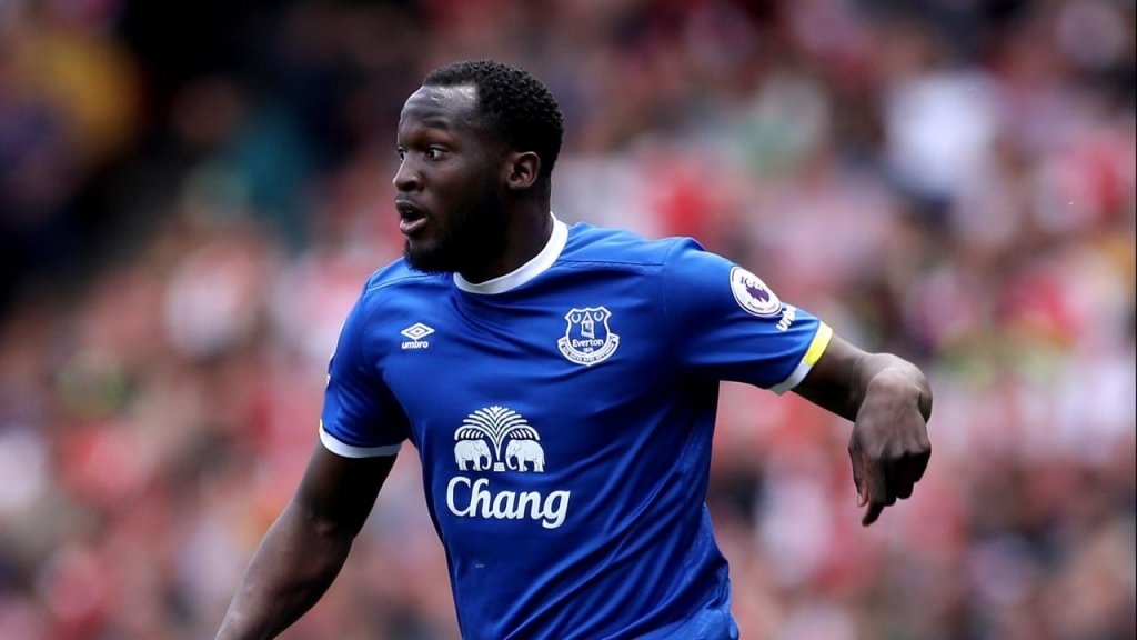 Romelu Lukaku has signed for Manchester United on a huge transfer fee