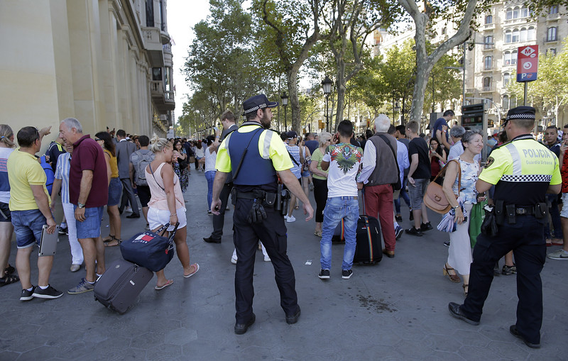 Barcelona: Van hits crowd near Las Ramblas tourist spot