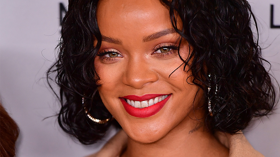 Rihanna Just Revealed the Coolest Turquoise Blue Hair