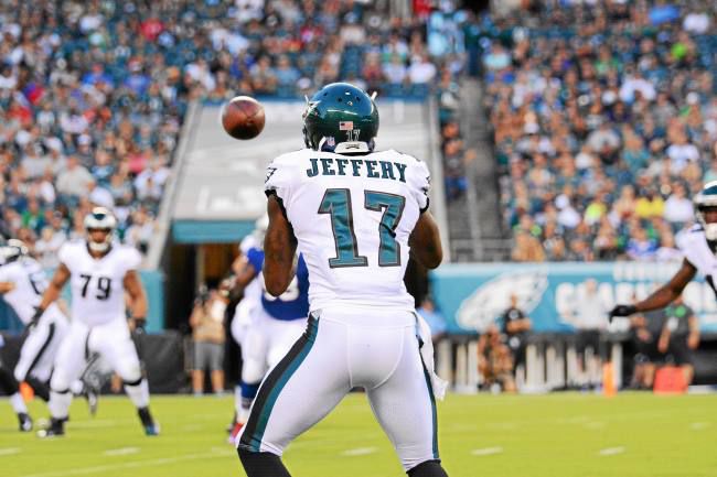 Alshon Jeffery catching a pass