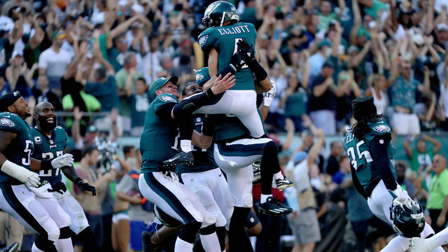 Elliott's 61-yard field goal lifts Eagles over Giants