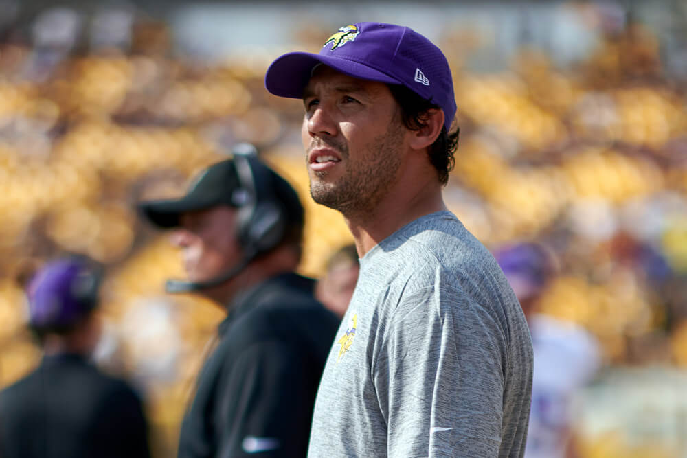 PITTSBURGH PA- SEPTEMBER 17 Quarterback Sam Bradford #8 of the Minnesota Vikings looks on during an NFL football game between the Minnesota Vikings and the Pittsburgh Steelers