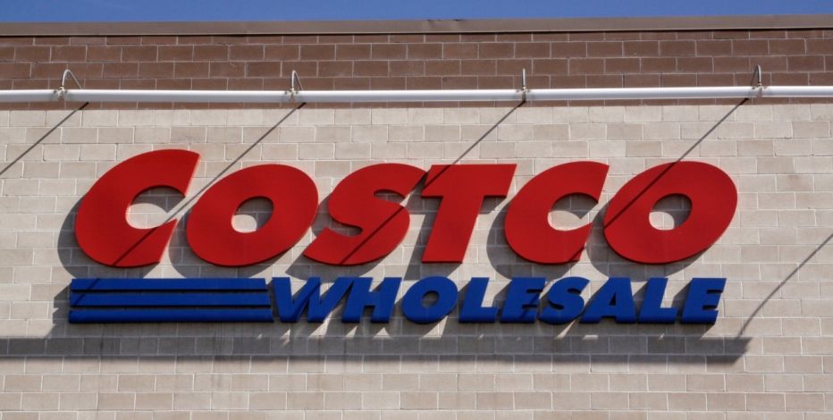 Costco Wholesale Corp posted lower profit on Wednesday as it aggressively cut prices to win market share. Costco the No. 1 U.S. warehouse club said its February sales at clubs open at least a yea