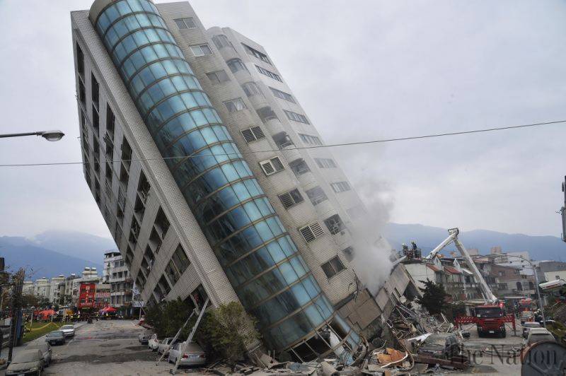 6 dead 76 missing after strong quake hits Taiwan