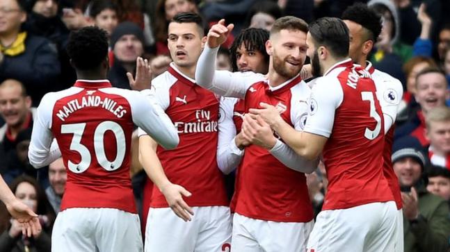 Arsenal players celebrate