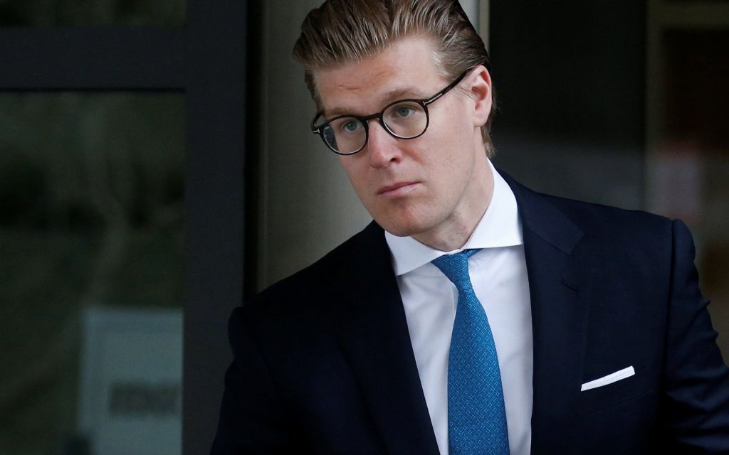 Alex van der Zwaan leaves court