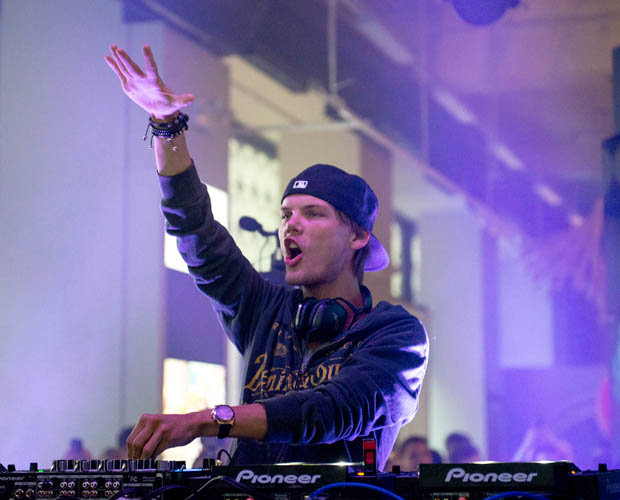 Calvin Harris, DJ Pauly D, and More Celebs React to Avicii's Unexpected Death