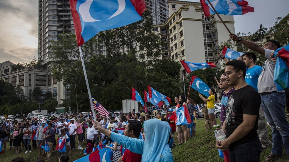 Malaysia's Mahathir meets with king after stunning election win