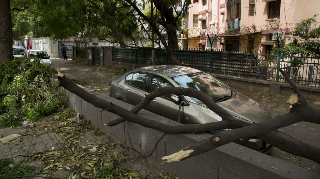 Thunderstorm hits Delhi: 40 flights diverted, Metro services affected