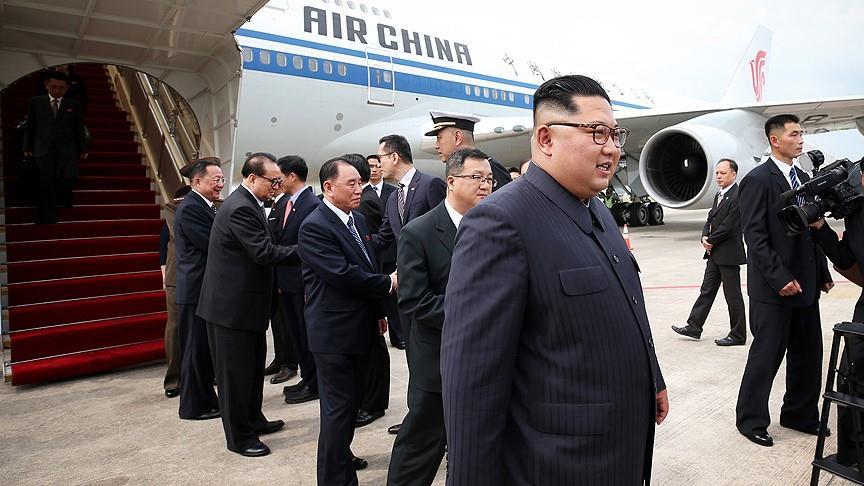 Kim Jong-un lands in Singapore for US summit