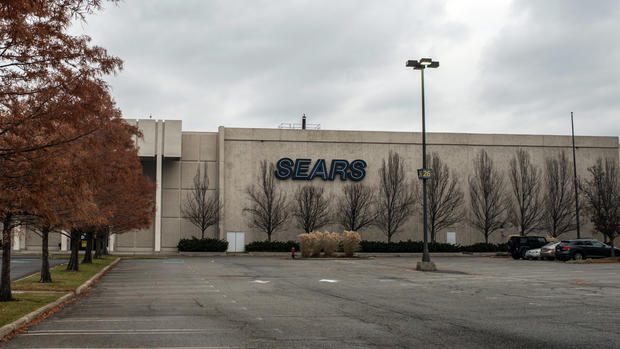 Sears Prepares for More Store Closings as Revenue Slumps