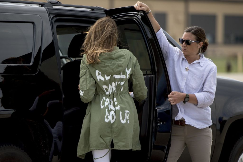 Melania'deliberately wore'I don't care jacket to meet child migrants