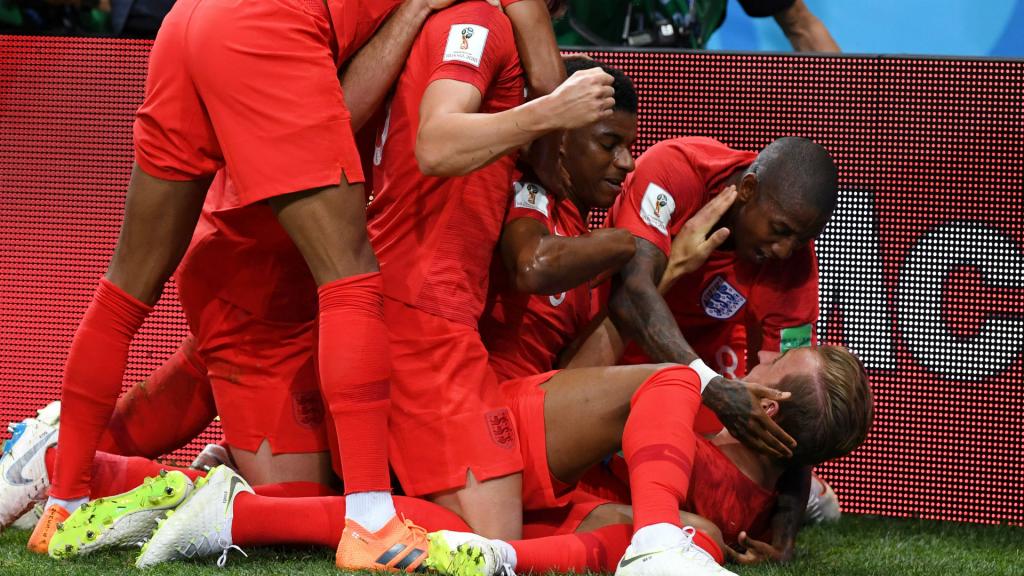 England fans lost their minds over Harry Kane's late game-winning goal