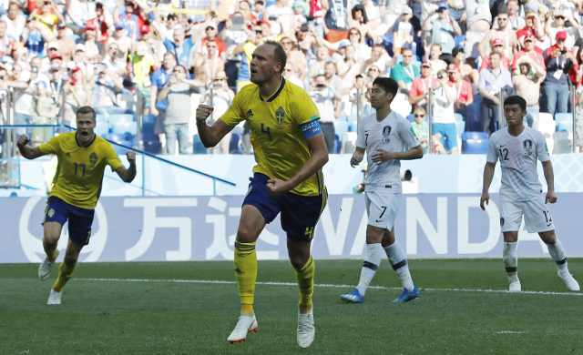 Sweden 1-0 South Korea Captain Granqvist leads the charge as Swedes win their World Cup opener