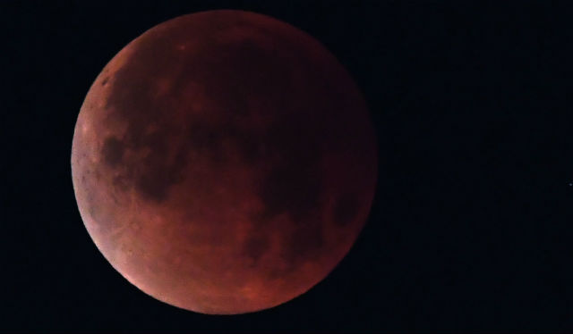 Eclipse What you need to know to catch Friday's blood moon in France