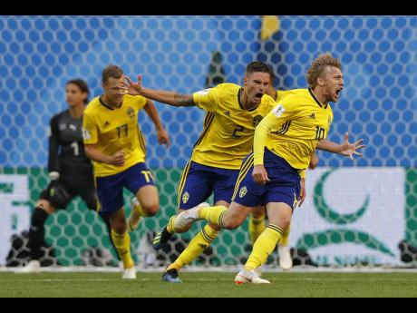 Emil Forsberg ousts Switzerland and sends Sweden into World Cup last eight