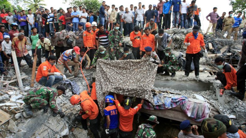 Lombok Earthquake 98 People Dead Over 200 Injured Operation Underway to Rescue Thousands of Tourists in Indonesia