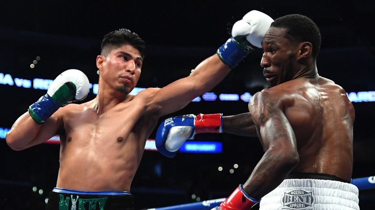 Mikey Garcia had Robert Easter Jr down in the third on his way to a unanimous-decision win