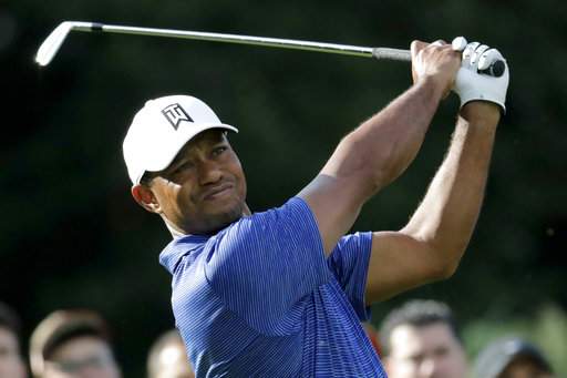 Woods makes mediocre return to FedExCup playoffs