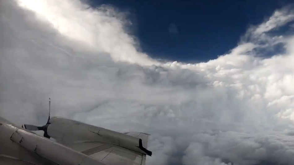 NOAA's WP-3D Orion hurricane hunting plane flies into Hurricane Florence