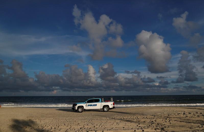 Hurricane Florence evacuations expand with'disaster at doorstep