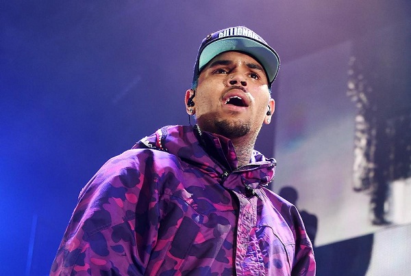 Chris Brown gifted $5,000 to Nia to see Royalty - CelebCafe.org