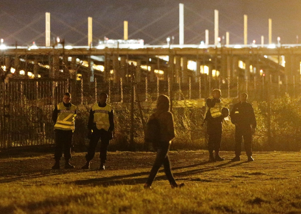 Cameron blames Calais for deepening crisis that claimed the life of a migrant