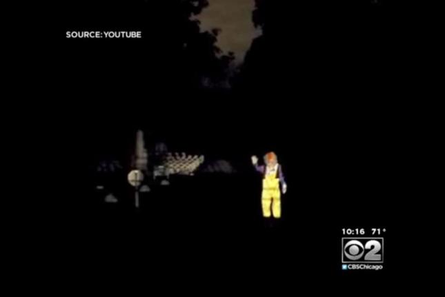 Watch: Clown climbs into Chicago cemetery at night - UPI.com