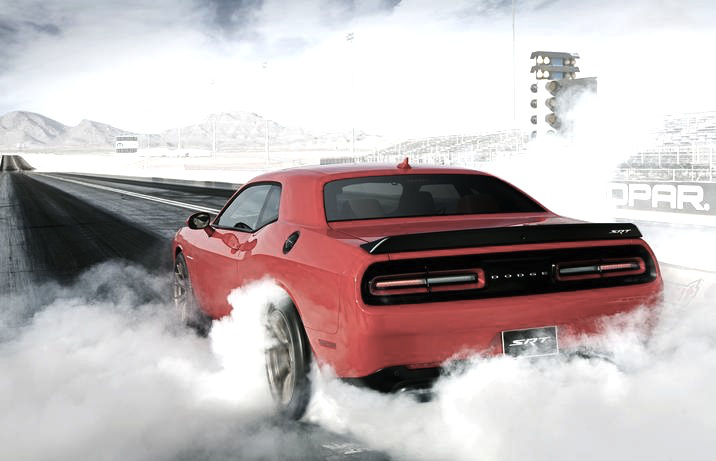 2015-Dodge-Challenger-SRT-Hellcat