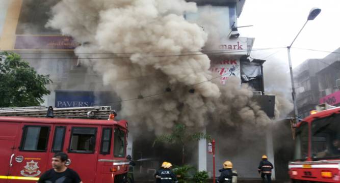 Fire breaks out at footwear shop in Mumbai