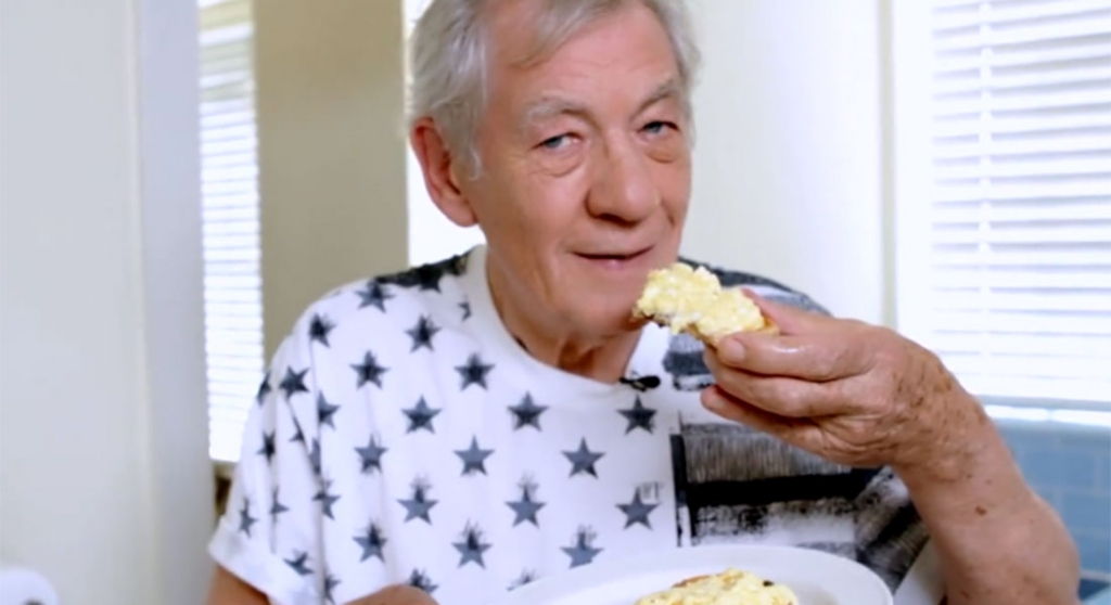 Sir Ian Mc Kellen shows you how to make the world's best scrambled eggs