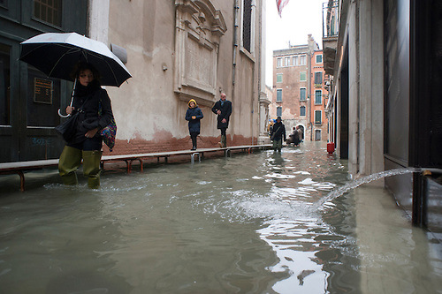 Warming Planet May Double Odds of New York Flooding, Study Says - Bloomberg