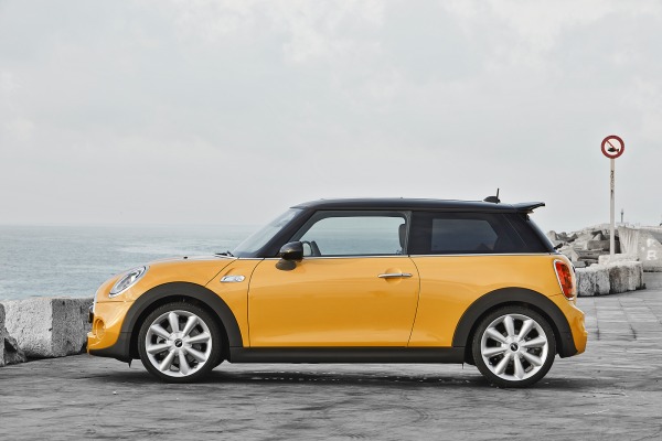 MINI Recalls 35K Cars to Bolster Side Impact Crash Resistance