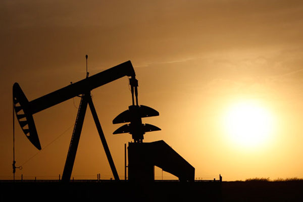 Oil falls to lowest close since March down a fourth week