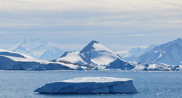 Scientists find evidence of geothermal heating under Antarctic ice sheet