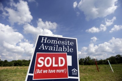 U.S. new home sales fall to seven-month low | Reuters