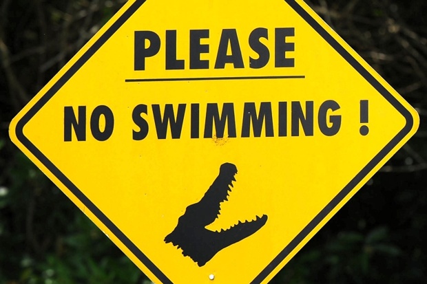 A warning sign to swimmers