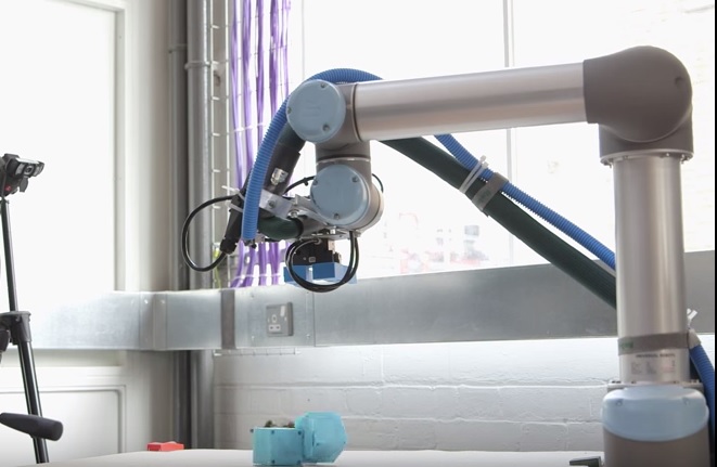 A mother robot can build children robots and keeps the best designs and disassembles the rest