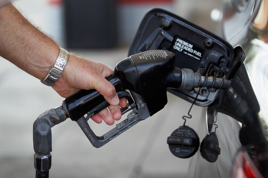 139453656 Gas Prices Continue To Drop Could Keep Falling