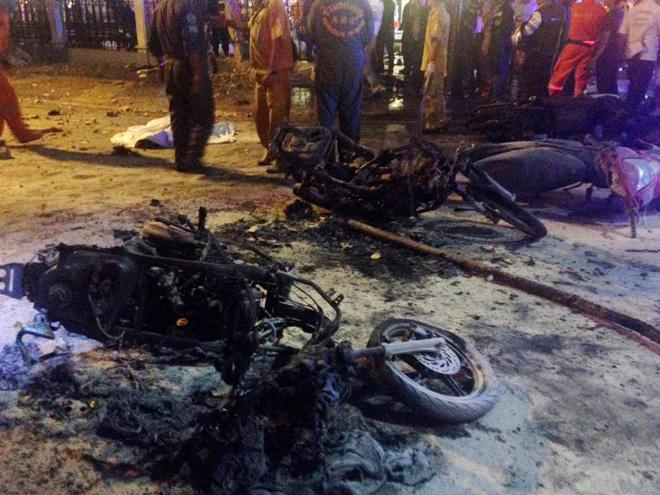 Bomb blast rocks Bangkok 25 killed over 80 injured