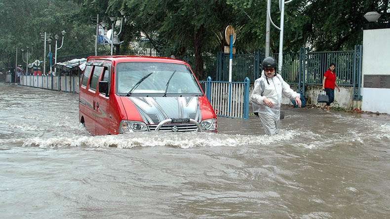 17:12 
   
              rain services in Bengal hit by heavy rains