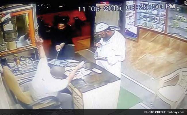 Shopkeeper Complains About Extortion Goons Attack Him With Sword