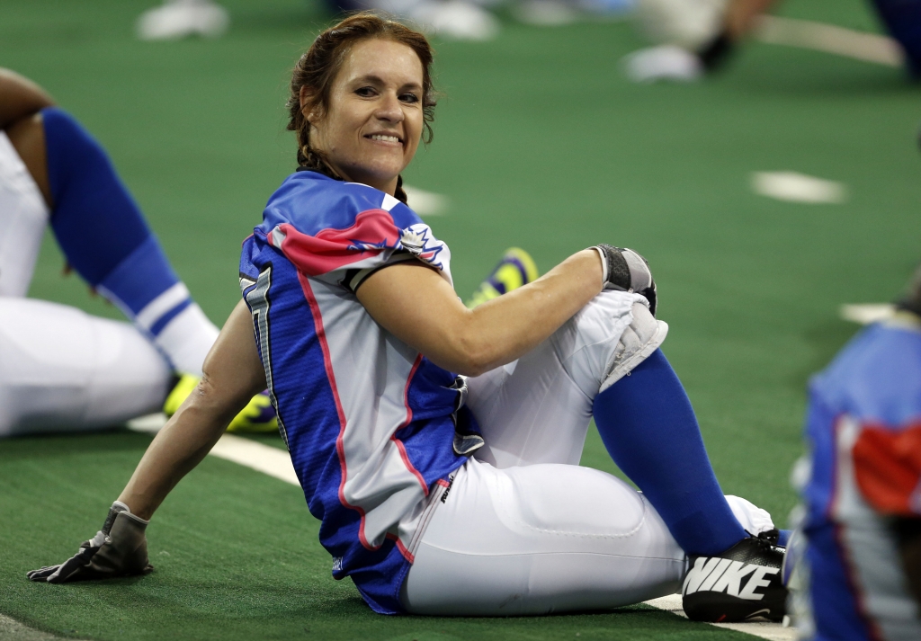 Arizona Cardinals make former Texas Revolution player Jen Welter a training