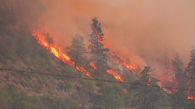 Fire-battered West gets help from other nations, volunteers