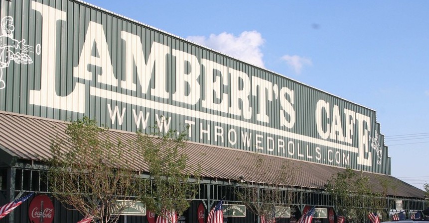 Woman sues Lambert's Cafe in Sikeston, Missouri over 'throwed roll'