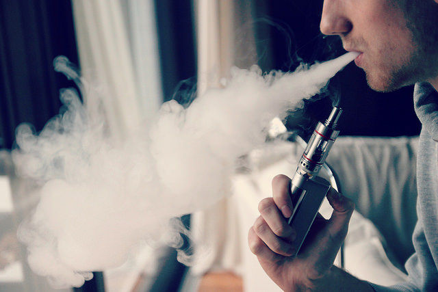 E-Cigs May Spur Teens to Try Smoking: Study